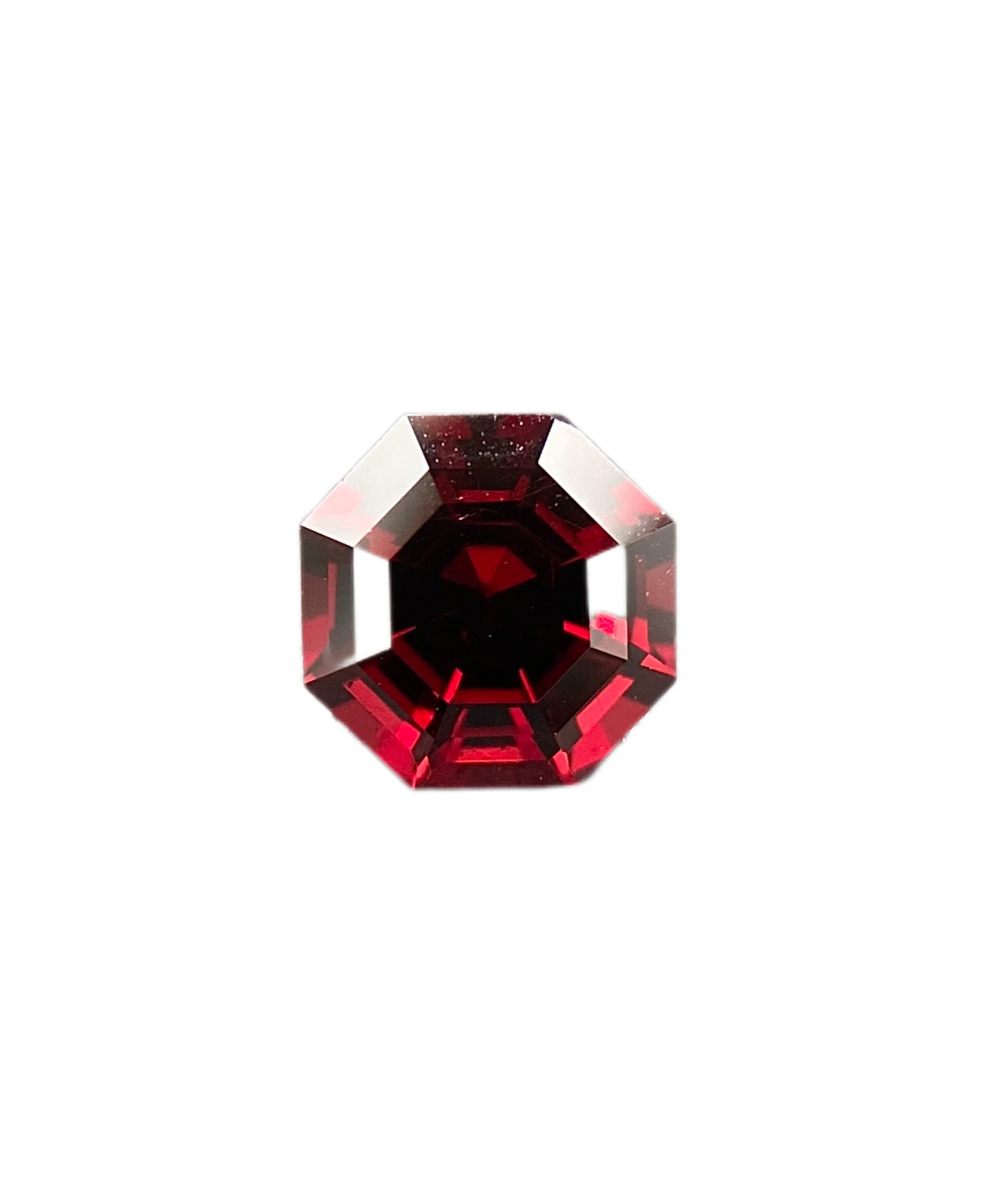 GARNET ĐỎ OCTAGON 3.15CT